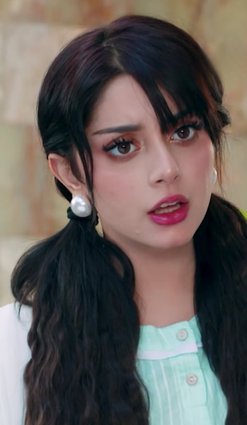 Alizeh Shah’s Heavy Make Up in Khwaab Meray Criticized