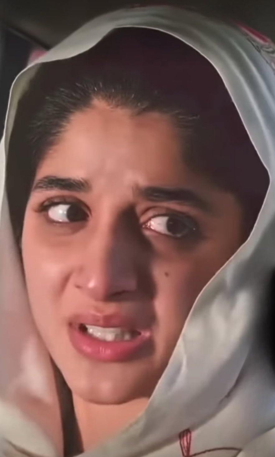 Mawra Hocane Shares Her Perfect Crying Technique