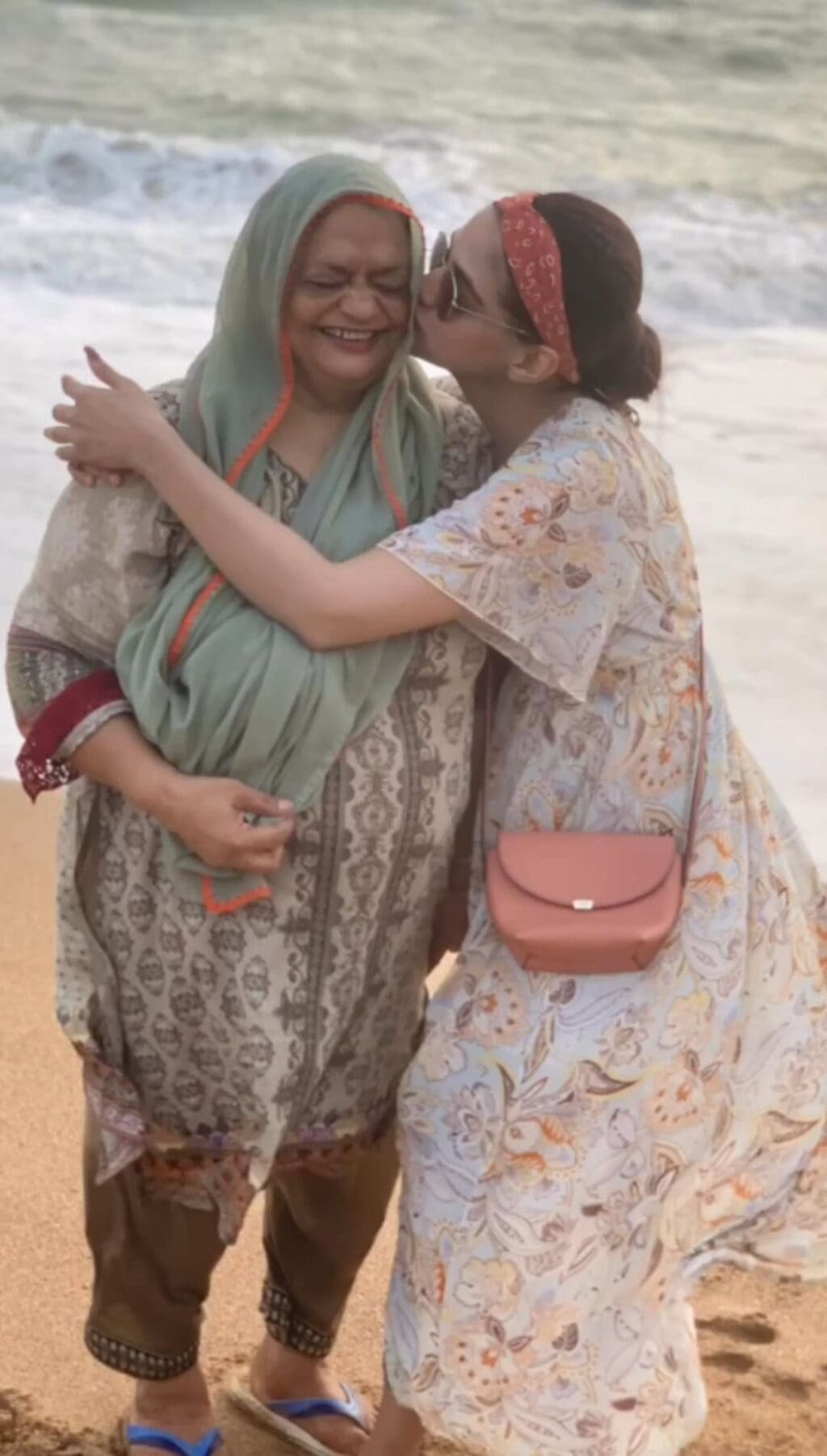 Namra Shahid Gets Emotional Sharing Mother's Death Details Nimra Shahid Gets Emotional Sharing Mother’s Death Details