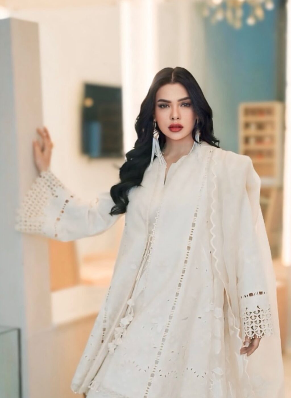 Sara Loren’s Surgeries & Beauty Standards Trolled