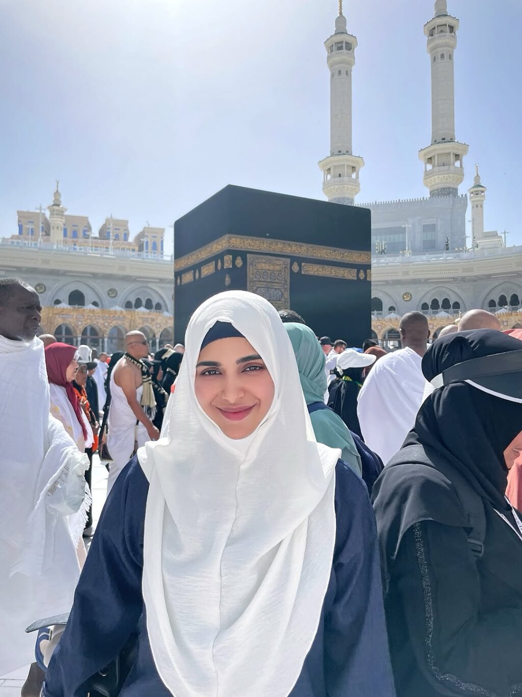 Sonya Hussyn Shares Memories from Her Umrah Trip