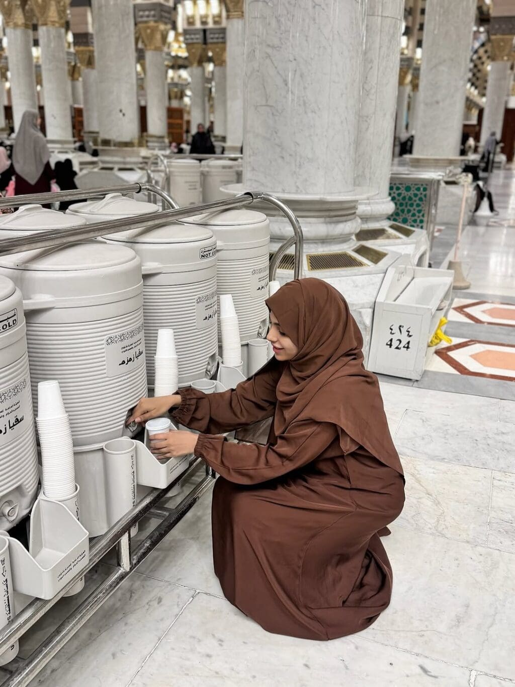 Sonya Hussyn Shares Memories from Her Umrah Trip