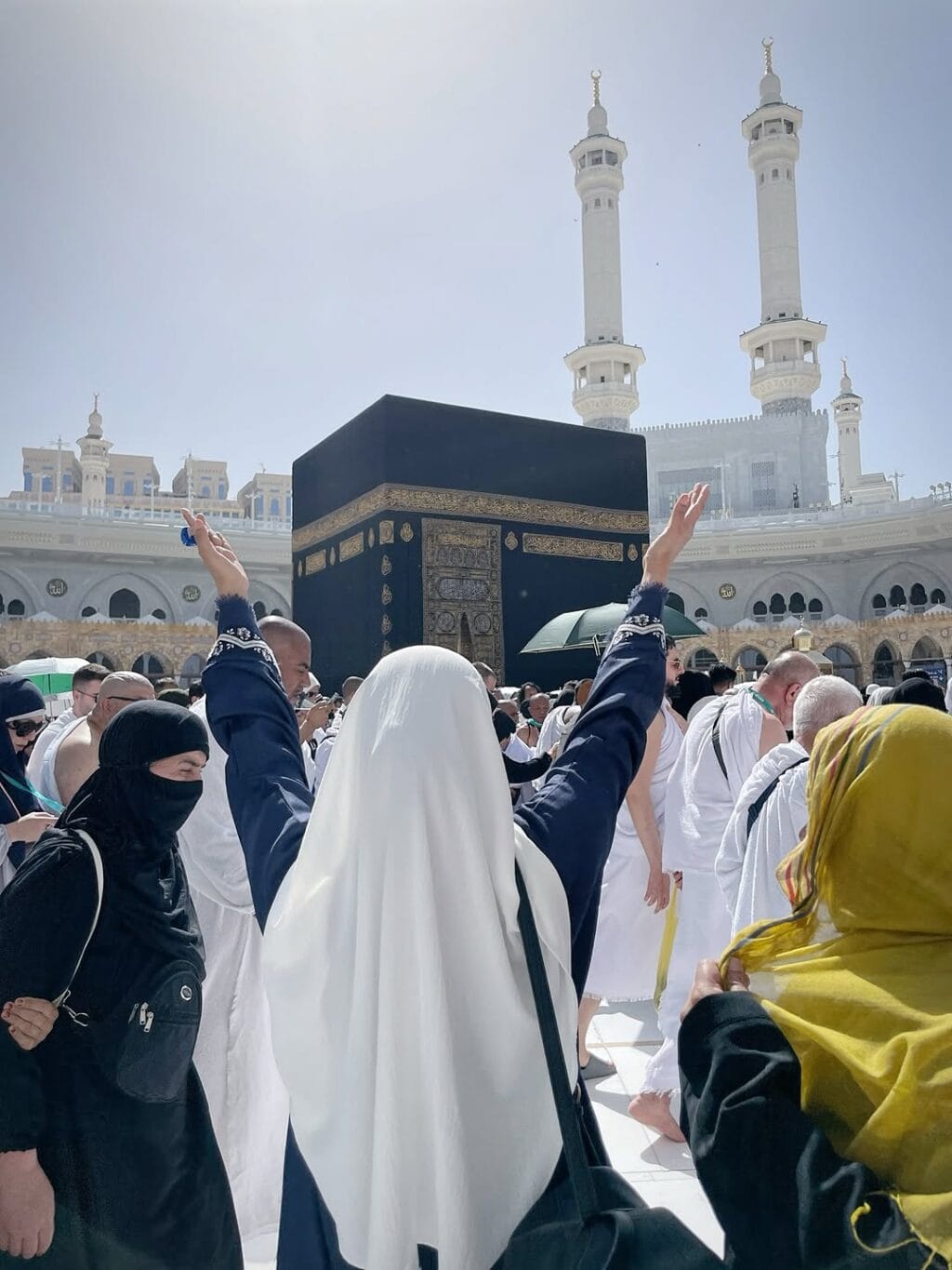 Sonya Hussyn Shares Memories from Her Umrah Trip
