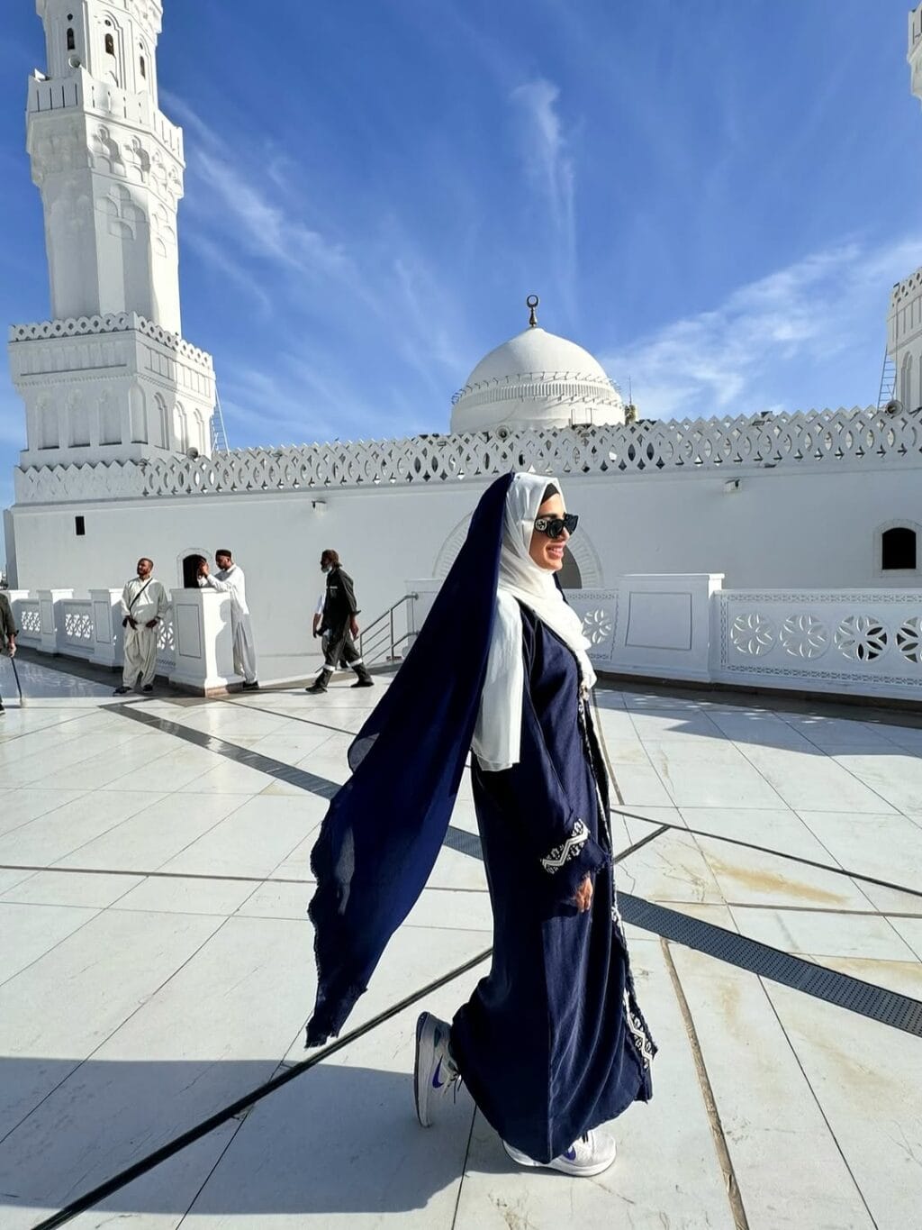 Sonya Hussyn Shares Memories from Her Umrah Trip
