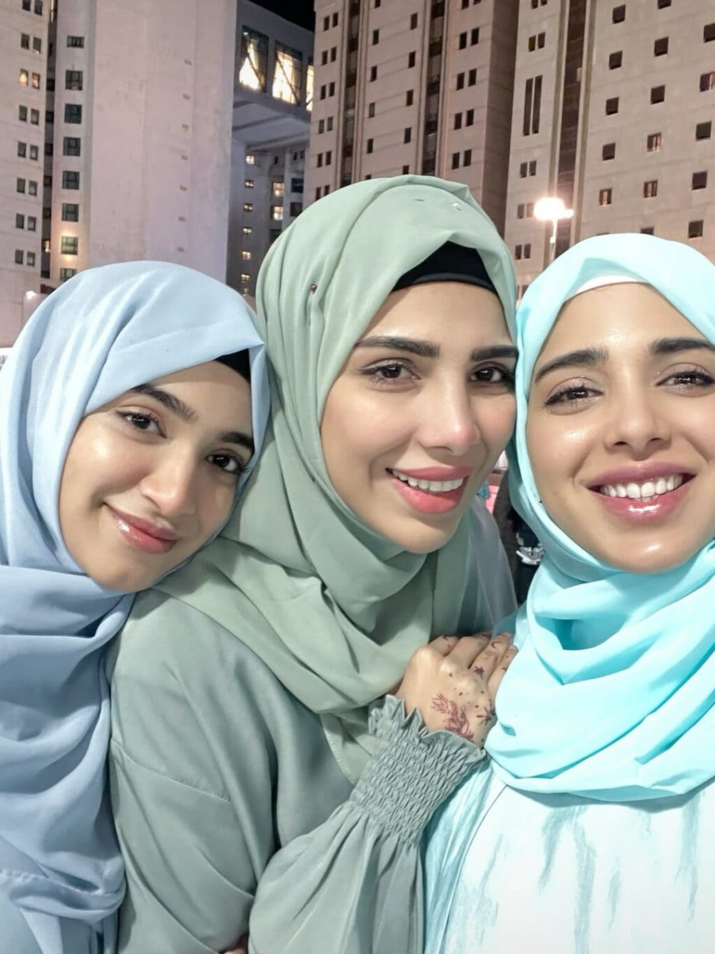 Sonya Hussyn Shares Memories from Her Umrah Trip