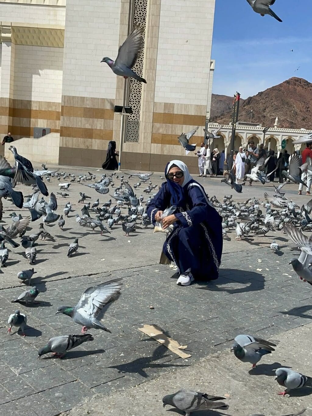 Sonya Hussyn Shares Memories from Her Umrah Trip