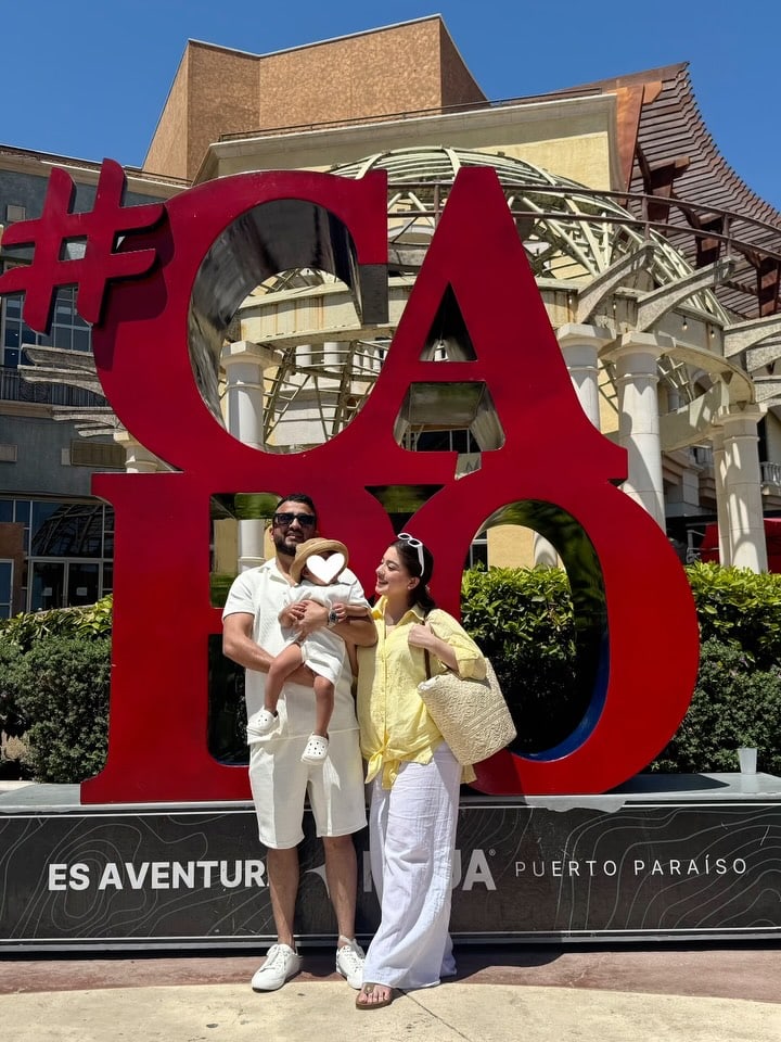 Arisha Razi Khan With Husband & Son In Mexico