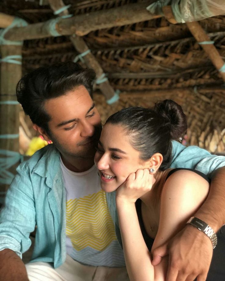 Asim Azhar Holds Hania Aamir’s Hand – Grabs Public Attention