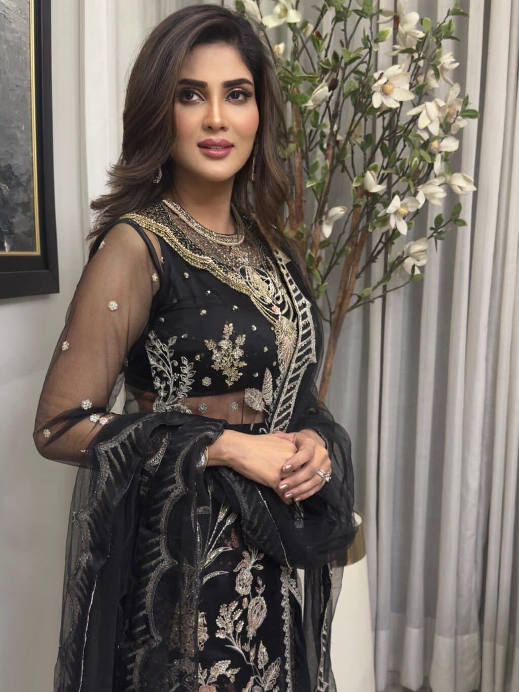 Fiza Ali Responds To Viral Husband lifting Moment