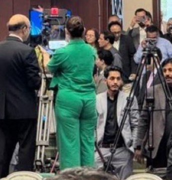 Journalist Gharidah Farooqi’s Attire In Iran-US Talks Criticized