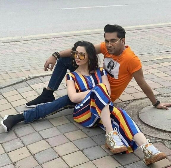 Hania Aamir Wears Asim Azhar’s Name – Fans Stunned