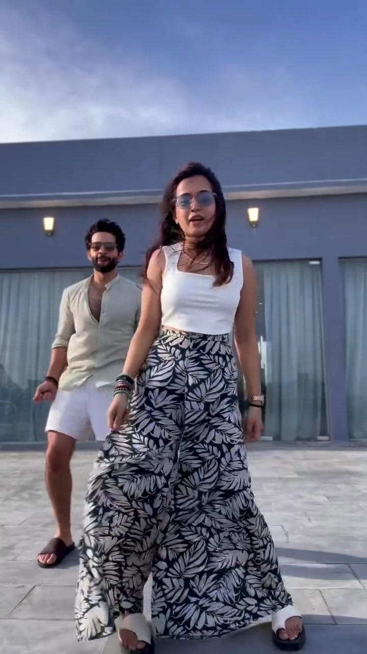 Hira Khan & Arslan Khan Reply To Critics On Dance Video