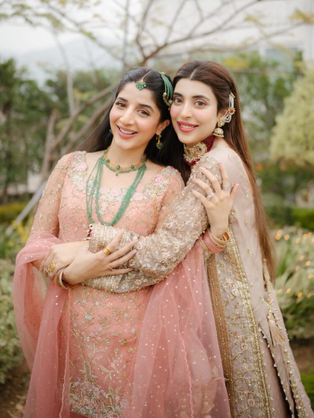 Urwa Hocane Challenges Public To Cry Like Mawra Hocane