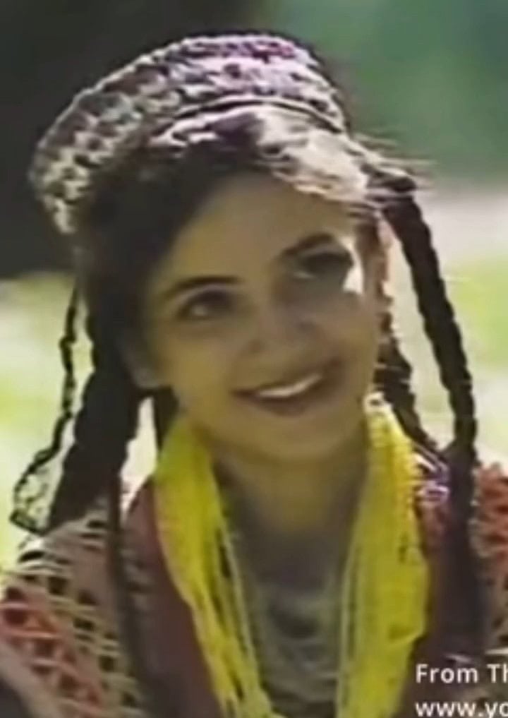 What Does Goray Rang Ka Zamana Model Look Like Now