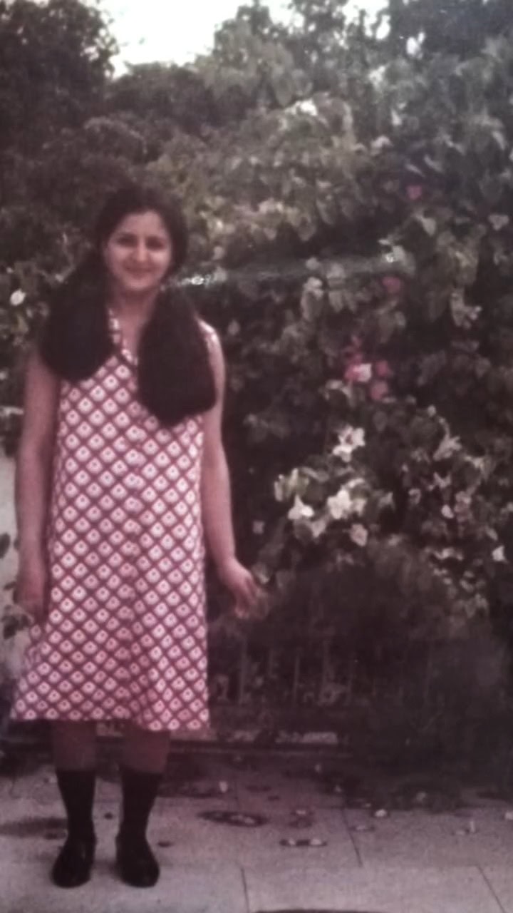 Senior Actress Naima Khan’s Stylish 90s Photos Stuns Fans