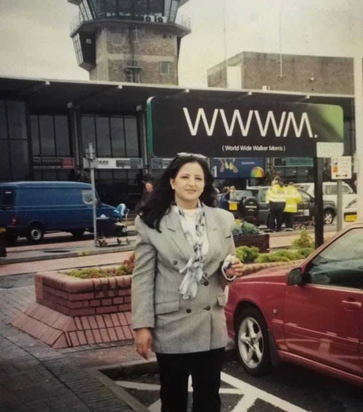 Senior Actress Naima Khan’s Stylish 90s Photos Stuns Fans