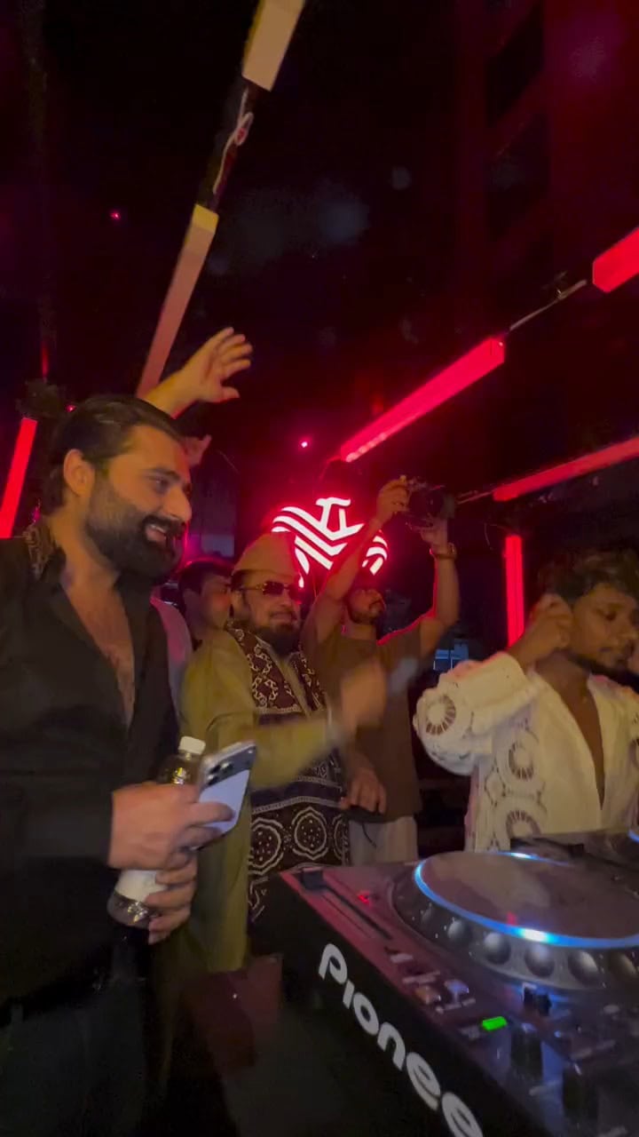 Mufti Abdul Qavi Spotted Attending A Rave