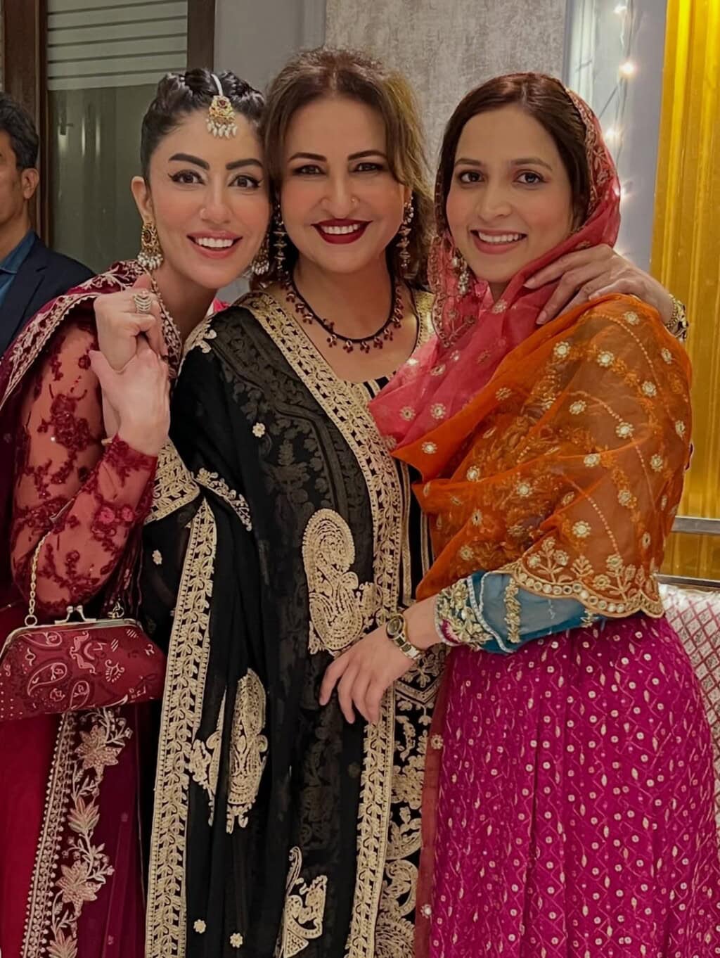 Saba Faisal’s Gorgeous Family Clicks From A Wedding