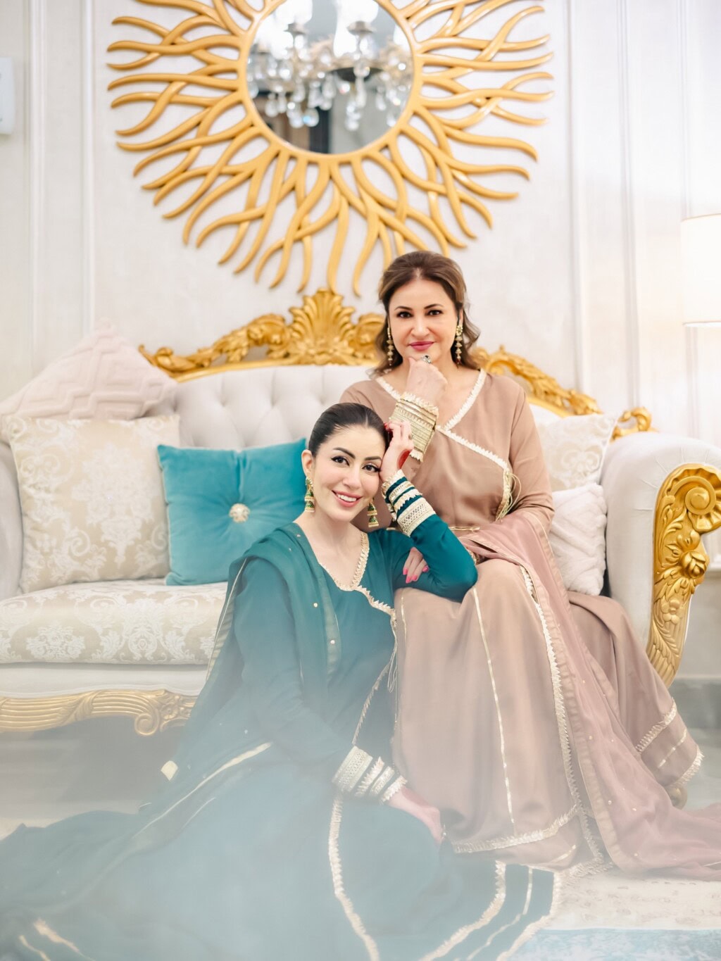 Saba Faisal’s Gorgeous Family Clicks From A Wedding