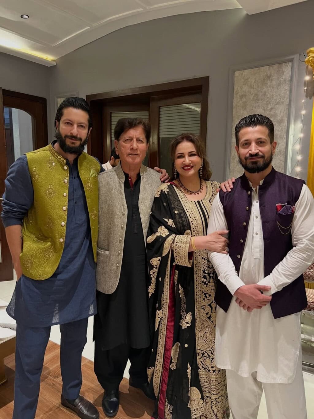 Saba Faisal’s Gorgeous Family Clicks From A Wedding