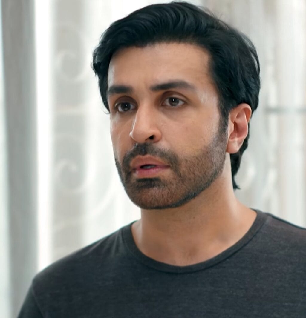 Alizeh Shah’s Drama Khuwab Meray Criticized for Cringe Scenes & Acting