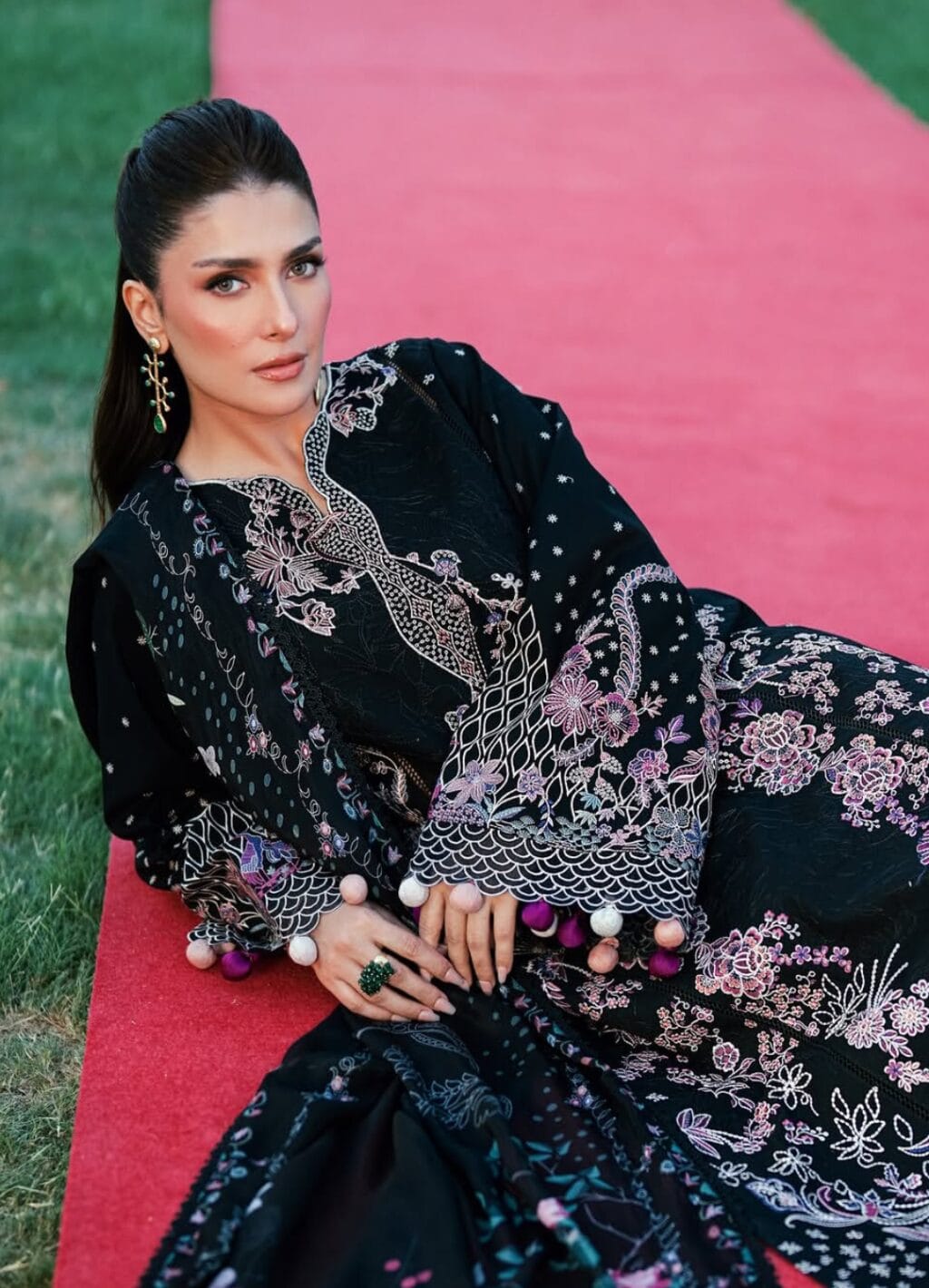 Ayeza Khan’s Outfit Choice For Jewelry Brand Disappoints Fans