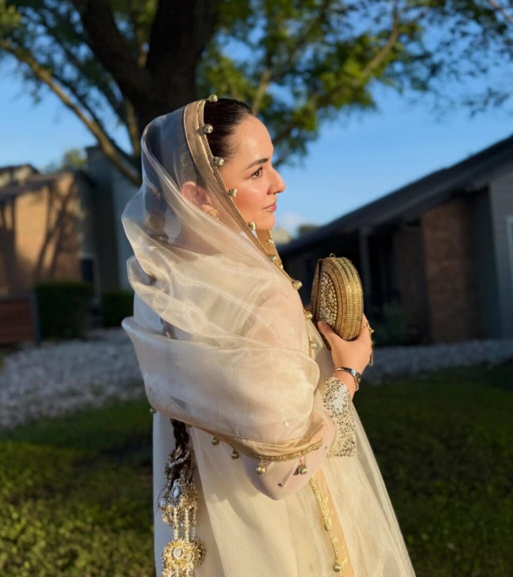 Pakistani Celebrities Pictures from Eid Ul Azha Day 2 Pakistani Celebrities Pictures from Eid Ul Azha Day 2