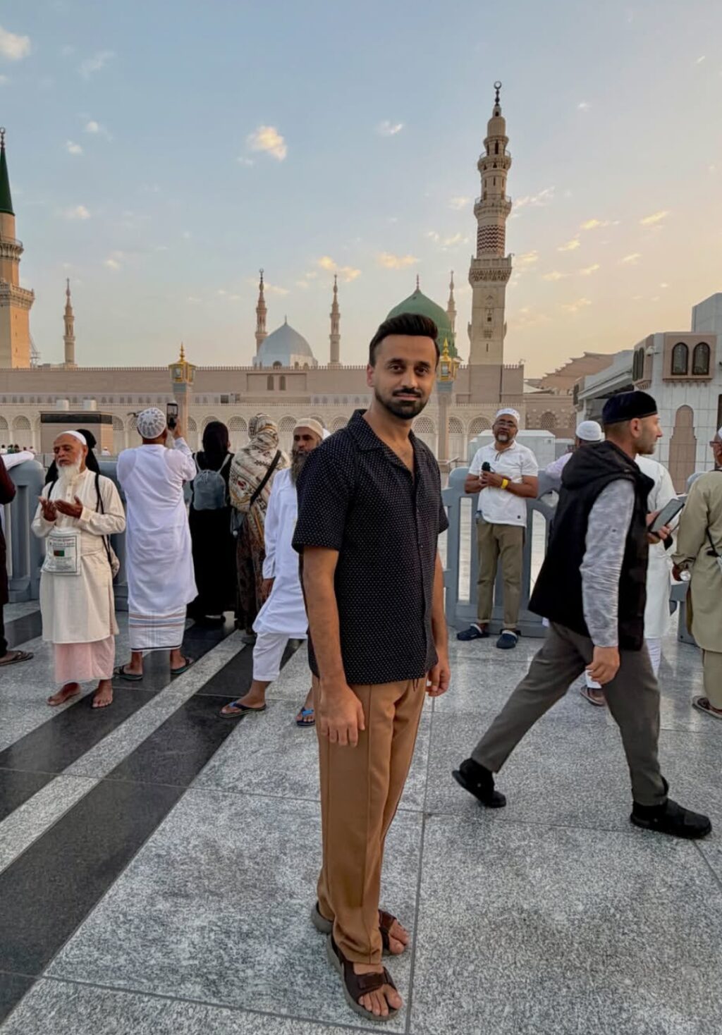 Pakistani Celebrities Performing Hajj in 2026 Pakistani Celebrities Performing Hajj in 2026