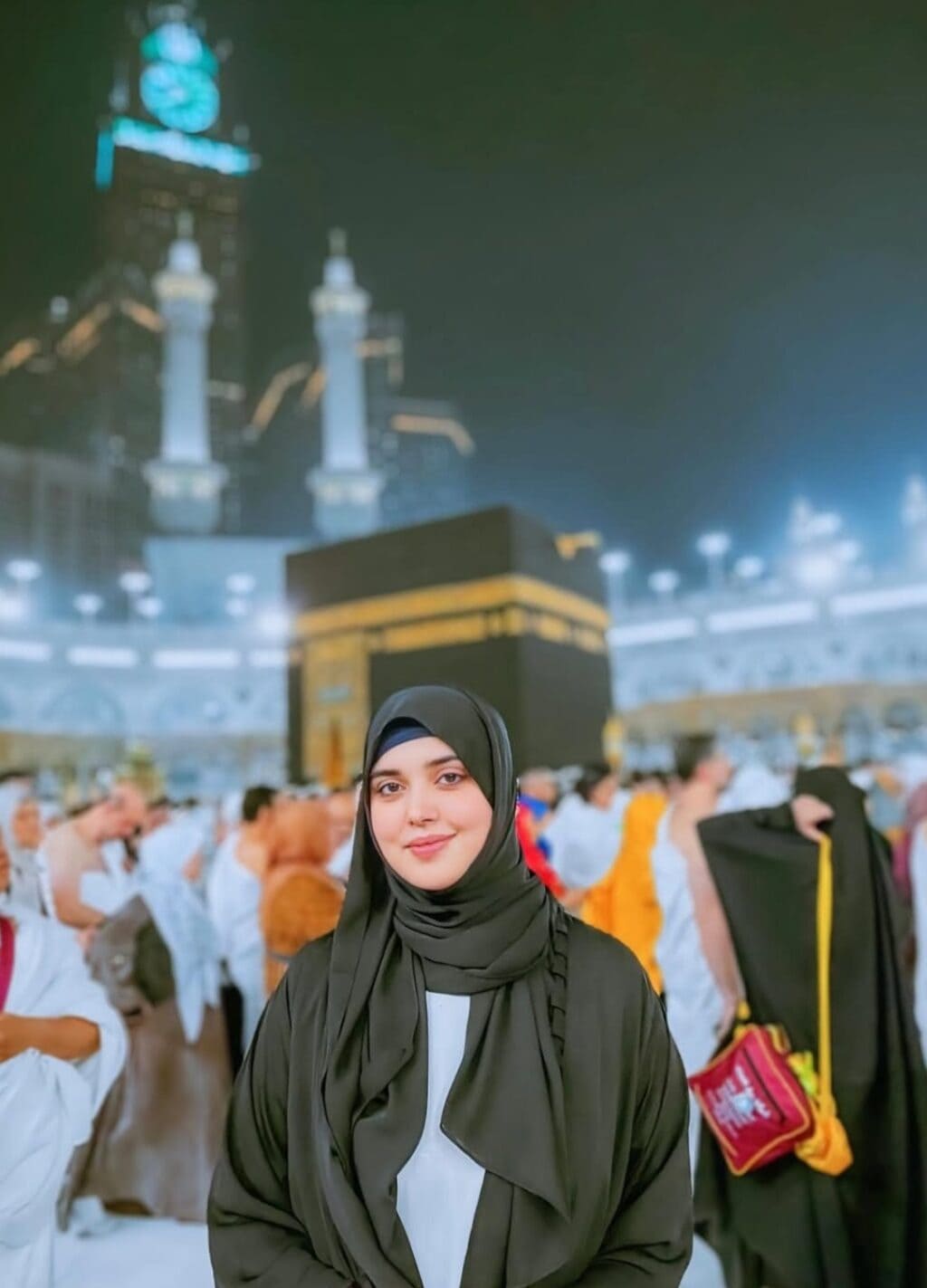 Pakistani Celebrities Performing Hajj in 2026 Pakistani Celebrities Performing Hajj in 2026