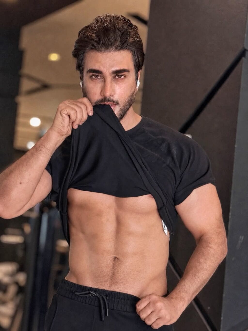 Imran Abbas Trolled For Flaunting Fitness
