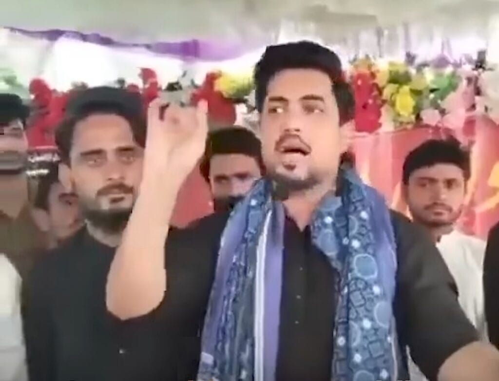 Iqrar ul Hassan’s Address to Empty Chaired Jalsa Trolled