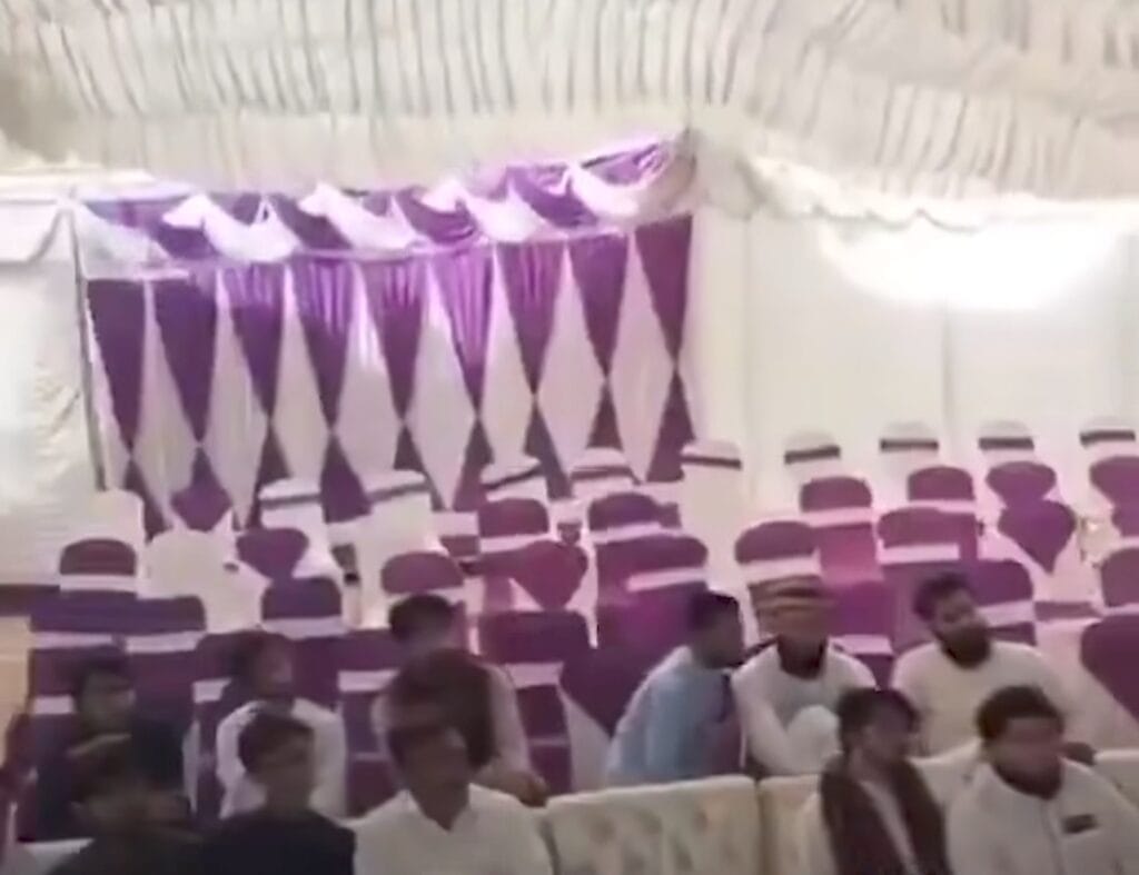 Iqrar ul Hassan’s Address to Empty Chaired Jalsa Trolled