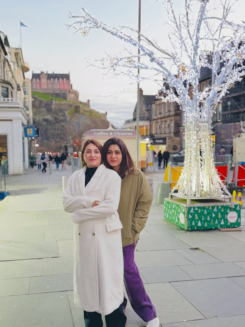 Iqrar ul Hassan’s Wives Qurat & Aroosa’s Love for Each other Trolled