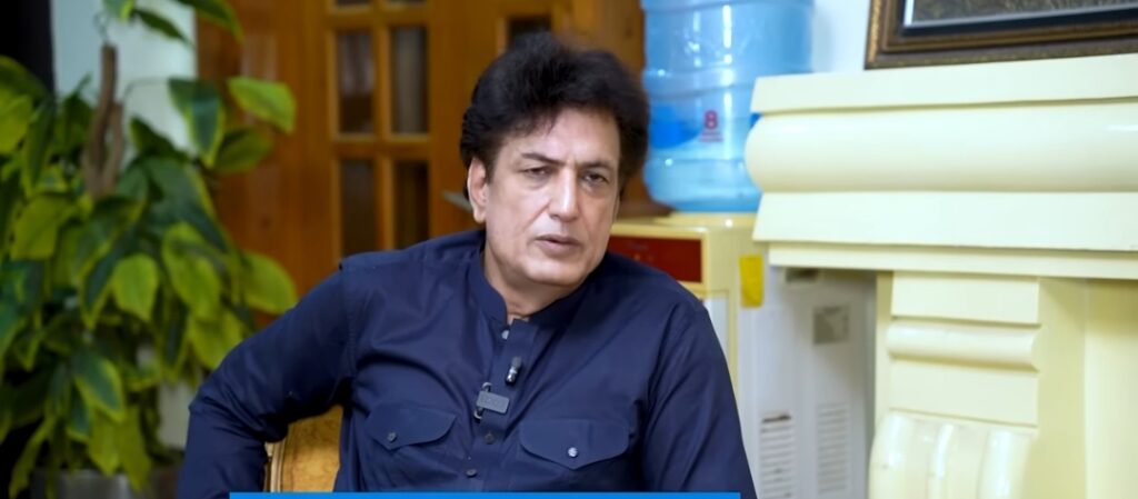 Khalil ur Rehman Qamar Reveals Why He Was Not Attached to His Mother
