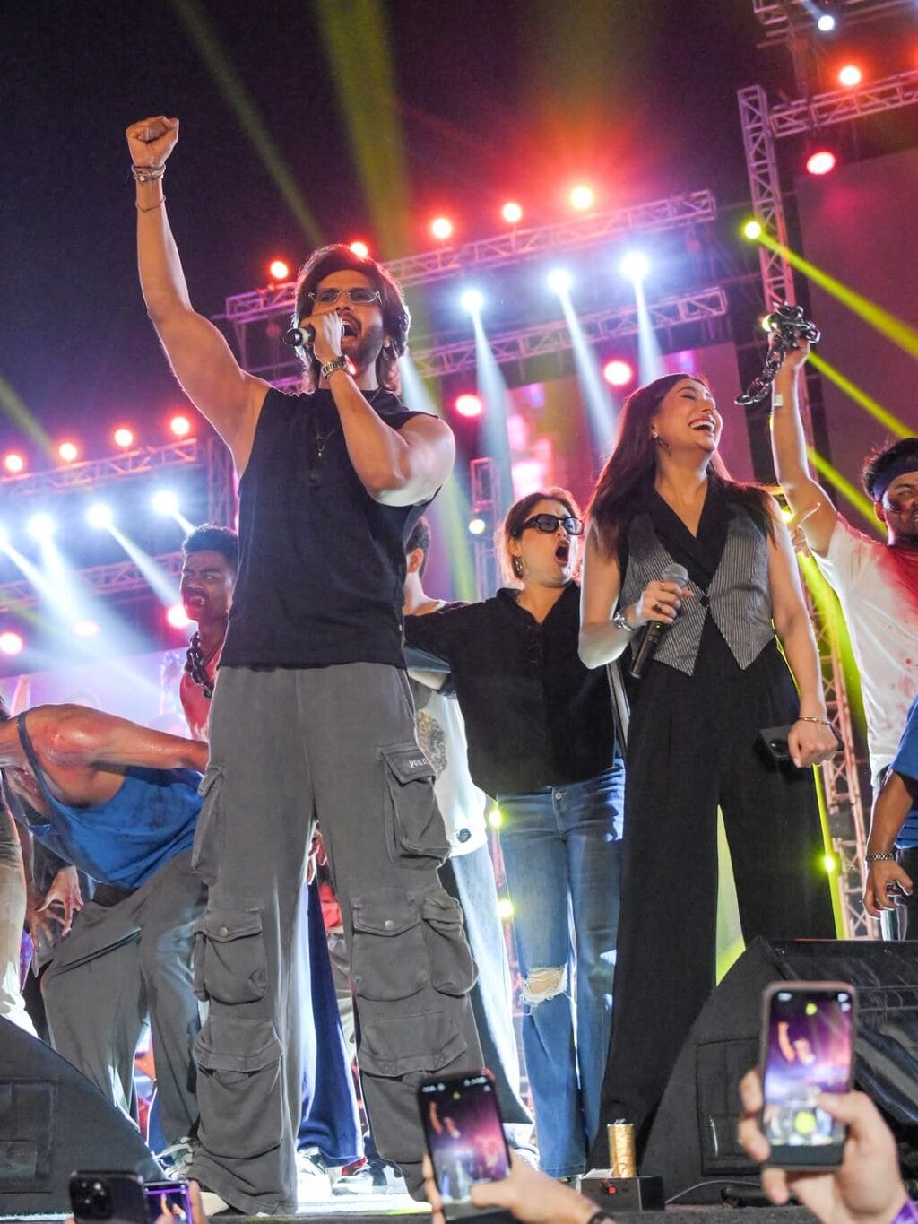 Mehwish Hayat & Fahad Mustafa’s New Pictures from Zombie Promotion