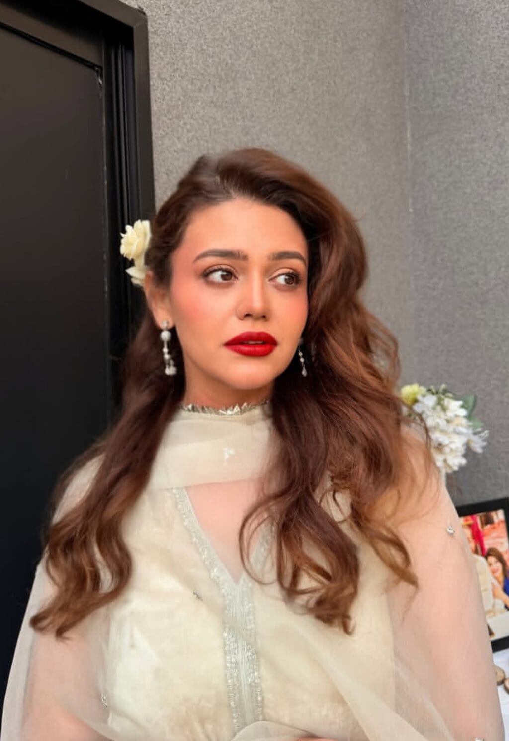 Zara Noor Abbas' Wish Regarding Playing Jiji in Muamma Zara Noor Abbas’ Wish Regarding Playing Jiji in Muamma