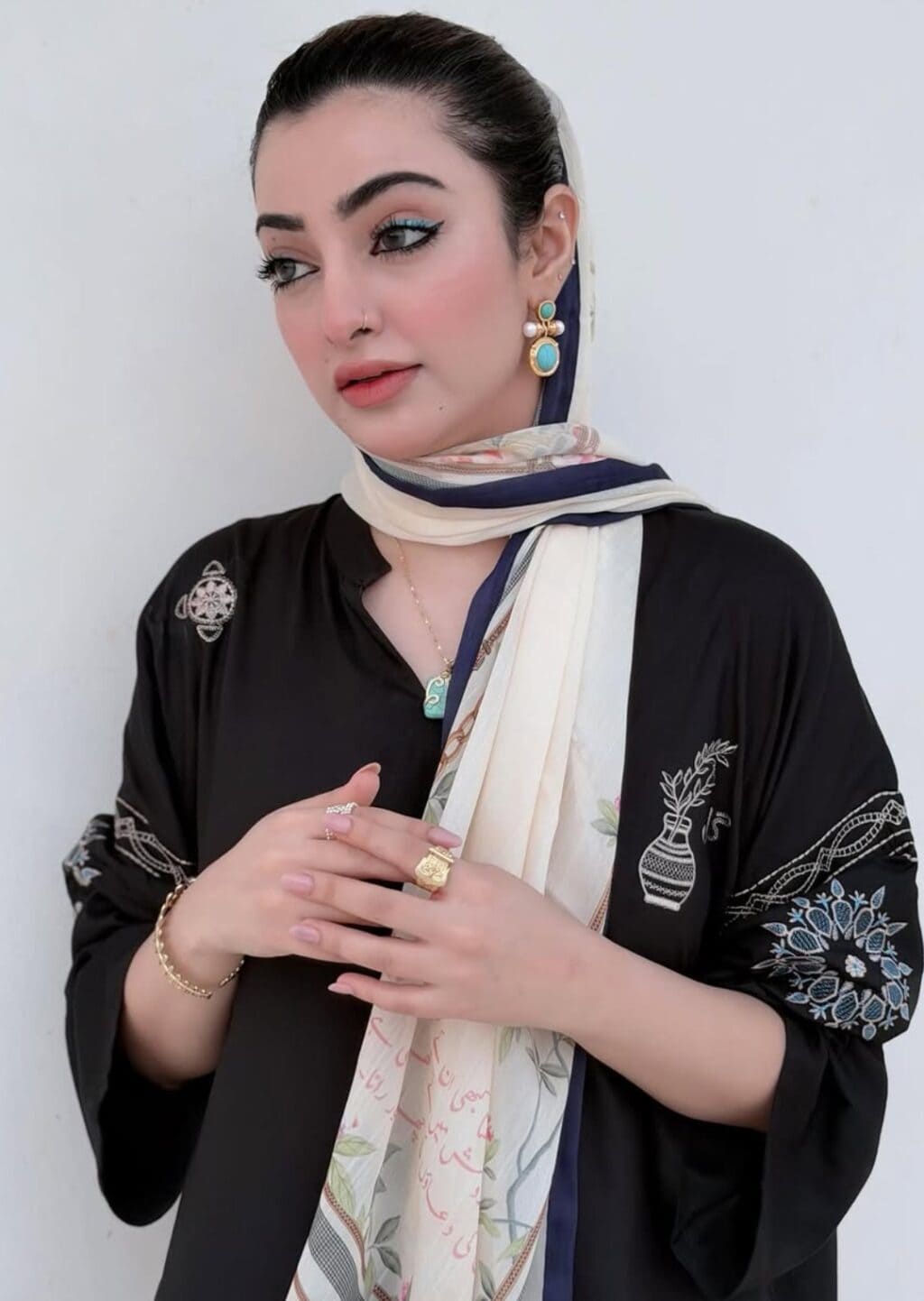 Pakistani Celebrities Pictures from Eid Ul Azha Day 1 Pakistani Celebrities Pictures from Eid Ul Azha Day 1