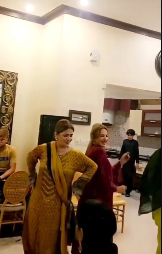 Amber Khan and Sabahat Bukhari Eid Dance Criticized Amber Khan and Sabahat Bukhari Eid Dance Criticized