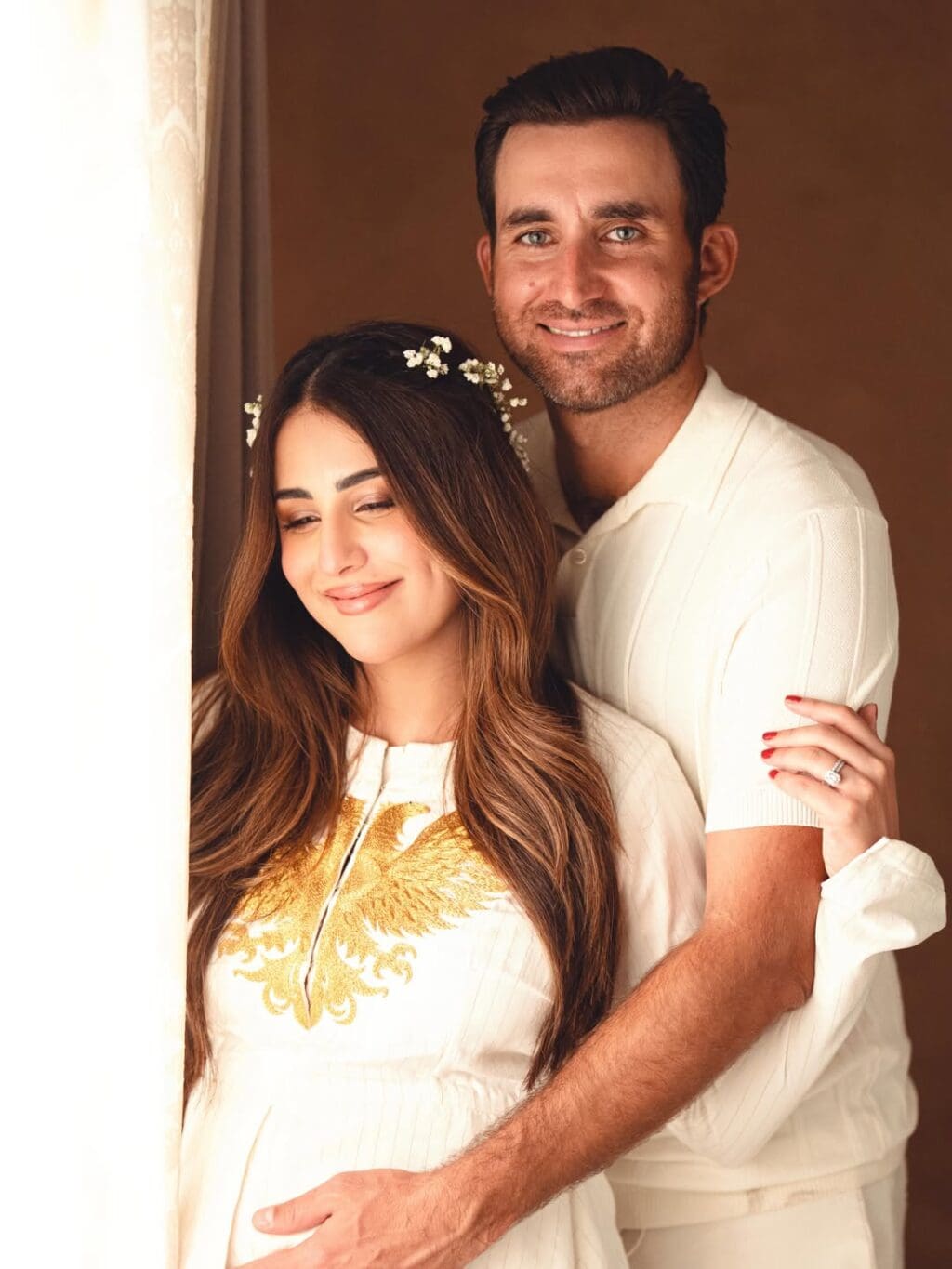 Ushna Shah Announces Pregnancy