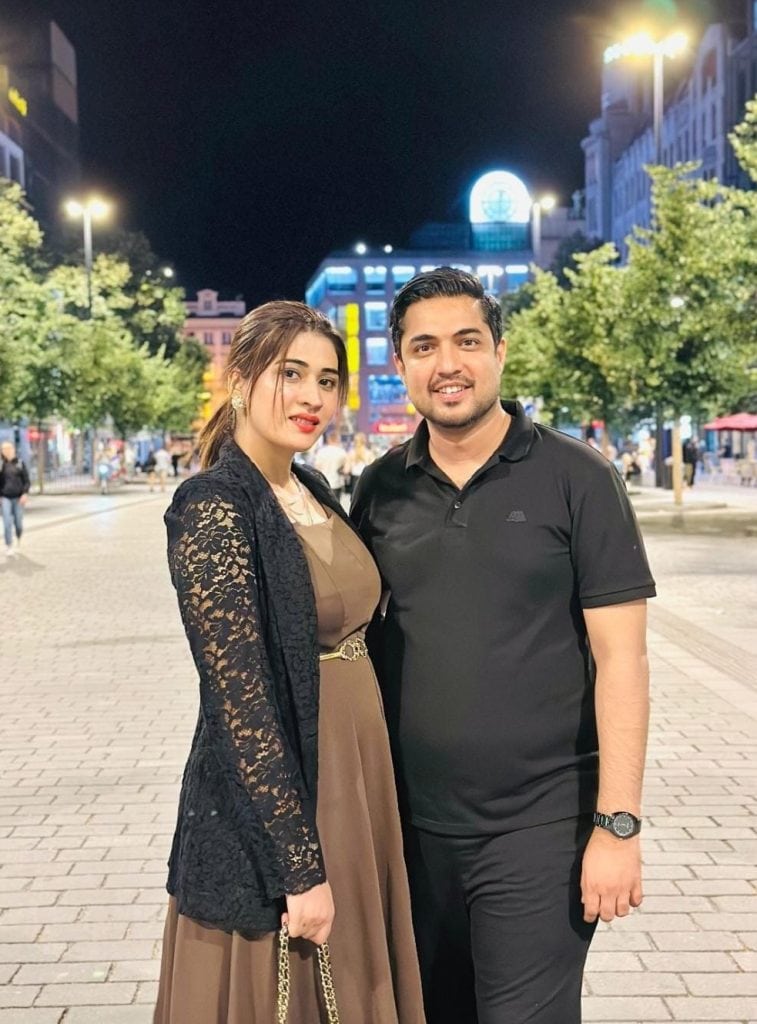 Aroosa Iqrar Ul Hassan Defends Husband Against Farah Nadeem