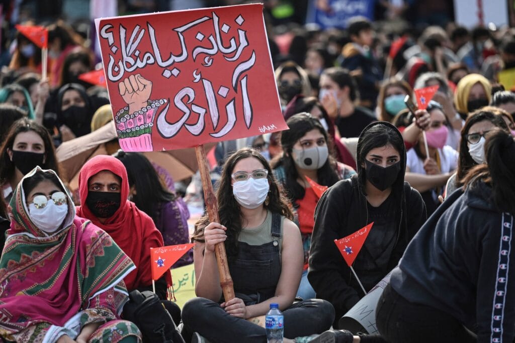 Aurat March 2026 Boldness Sparks Debate : Feminism Or Western Agenda?