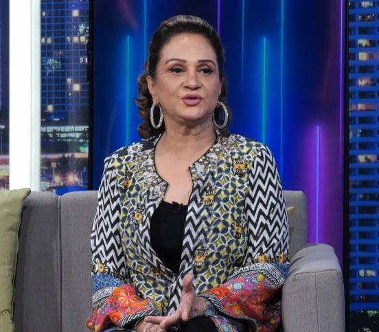 Bushra Ansari Advises Public To Have Less Children Bushra Ansari Advises Public To Have Less Children