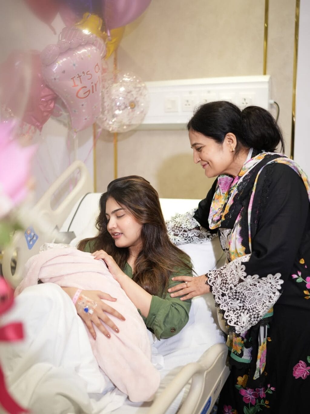 Pakistani Stars Share Sweet Messages On Mother’s Day