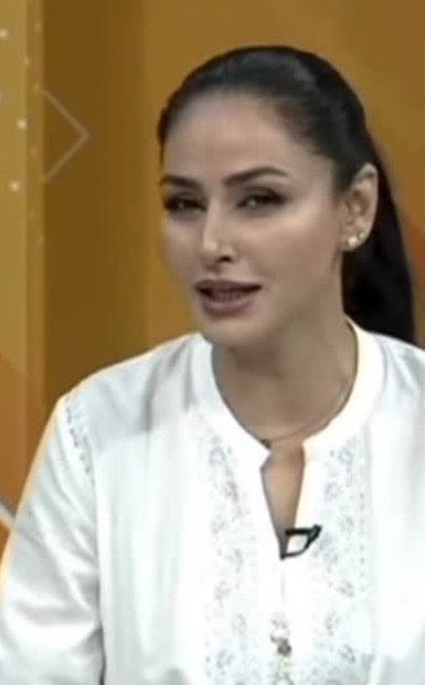Erum Akhtar Exposes Durefishan Saleem