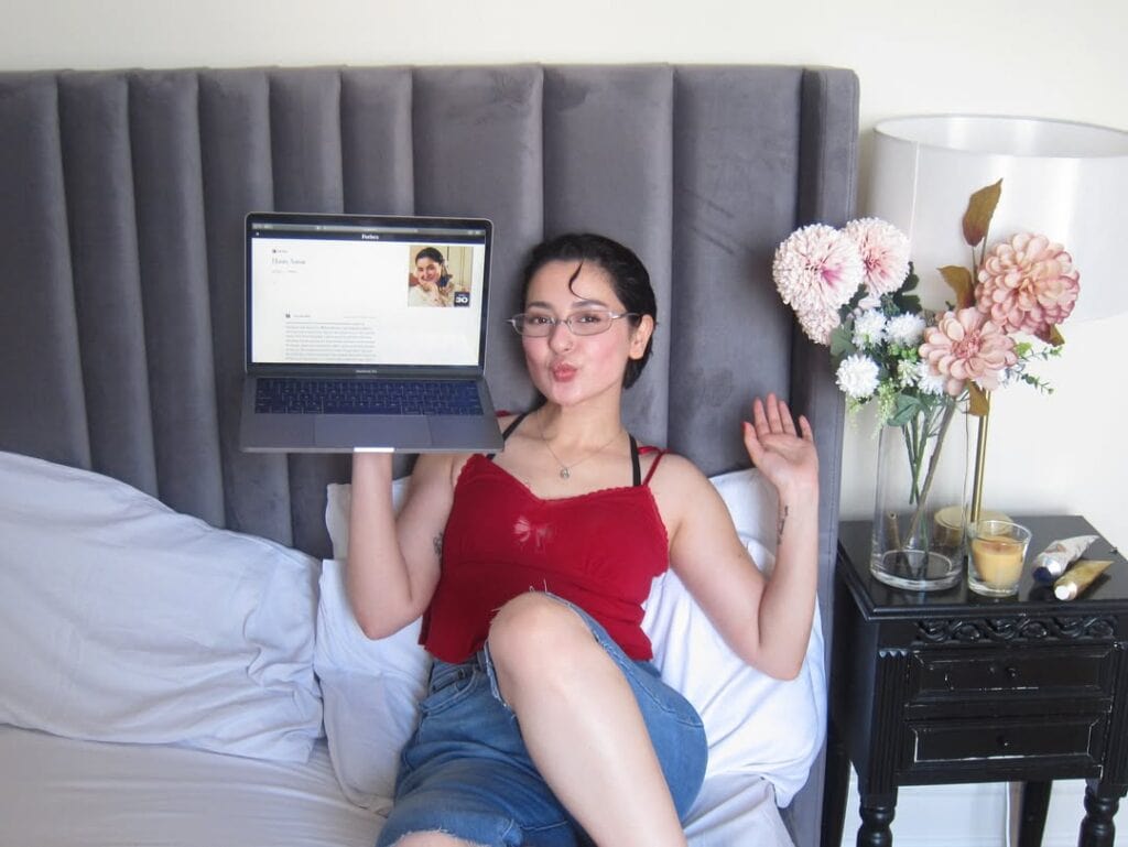 Hania Aamir Celebrates Big Career Milestone Hania Aamir Celebrates Big Career Milestone