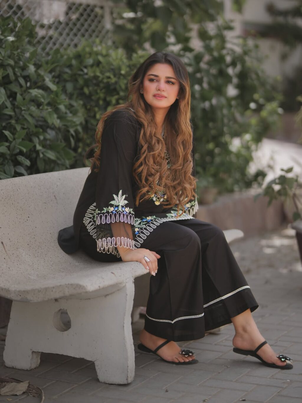 Pakistani Celebrities Come Out In Momina Iqbal's Support Pakistani Celebrities Come Out In Momina Iqbal’s Support