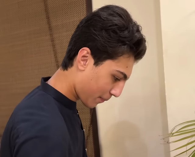 Iqrar Ul Hassan’s Three Wives Get Together With Friends