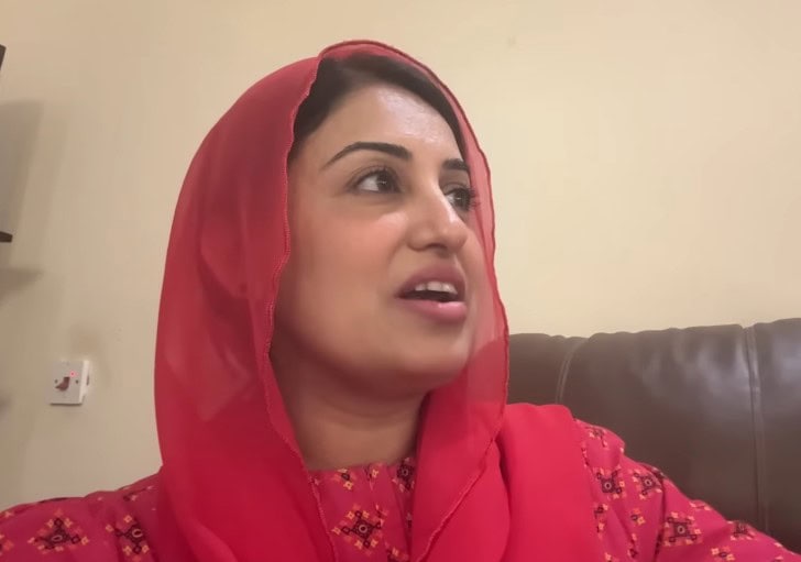 Iqrar Ul Hassan’s Three Wives Get Together With Friends
