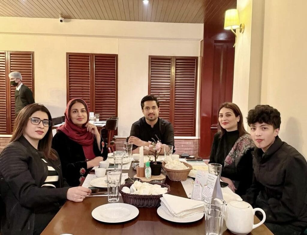 Iqrar Ul Hassan’s Three Wives Get Together With Friends