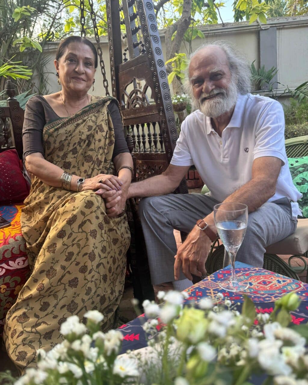 Manzar Sehbai & Samina Ahmed’s Romantic Click Triggers Debate